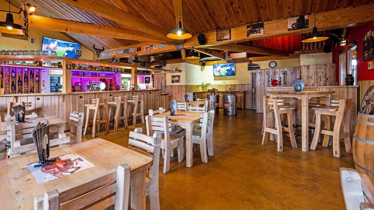 Roadcamp - American Motel & Sportsbar Марль Экстерьер фото